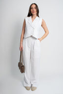 Комплект елек и панталон в бяло Nicole